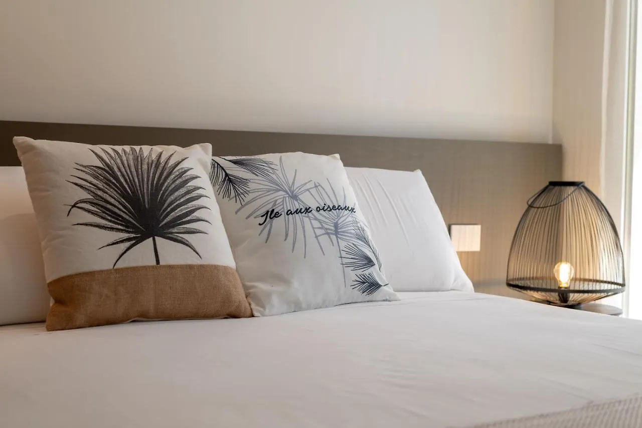 بيت ضيافة Le Palmette Suites كالياري